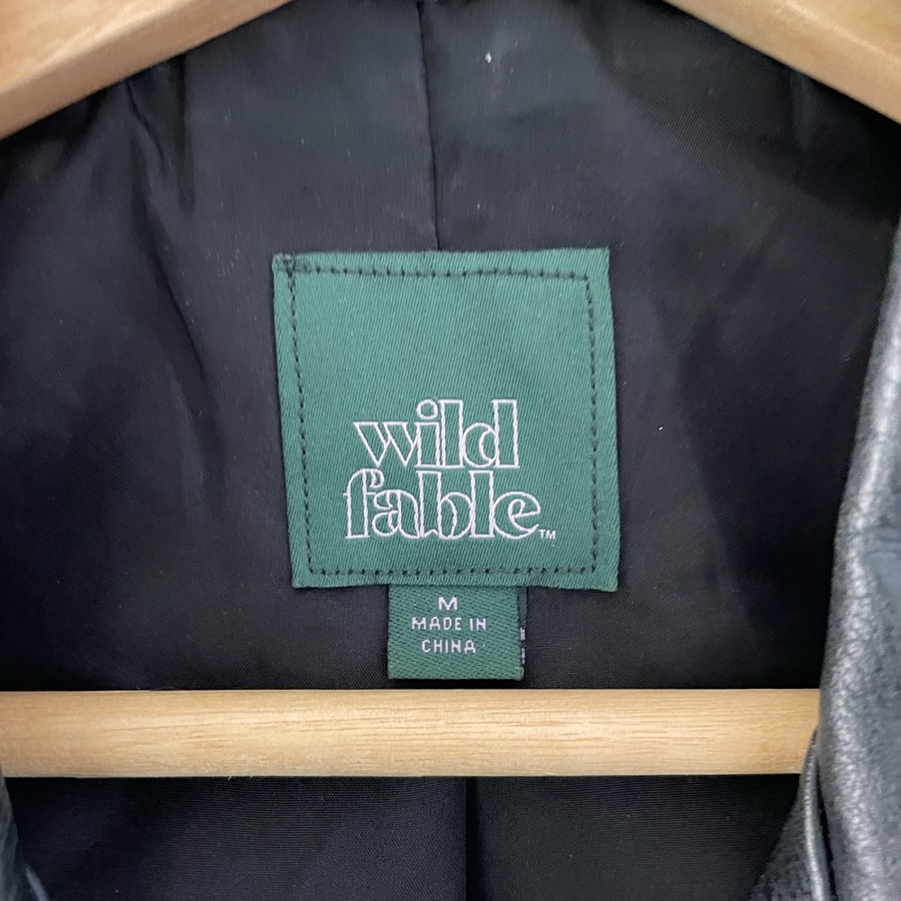Black wild fable motorcycle faux leather jacket. Size medium. Worn a few times.
